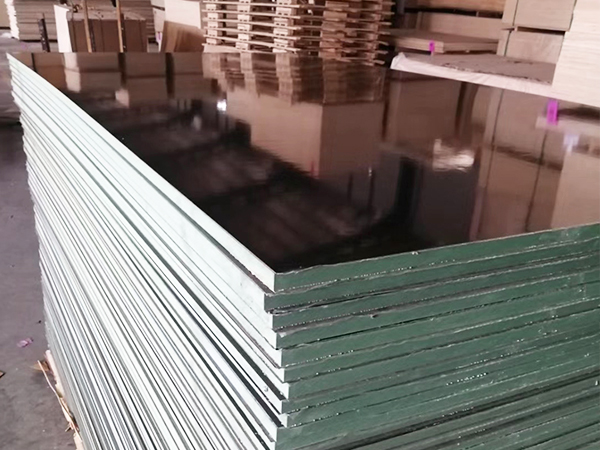 Tyr black film brown film building template